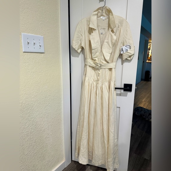 mable Dresses & Skirts - Beautiful dress !! Bought to wear with boots